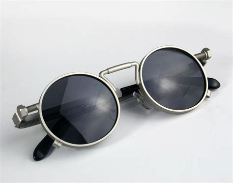 round goggles